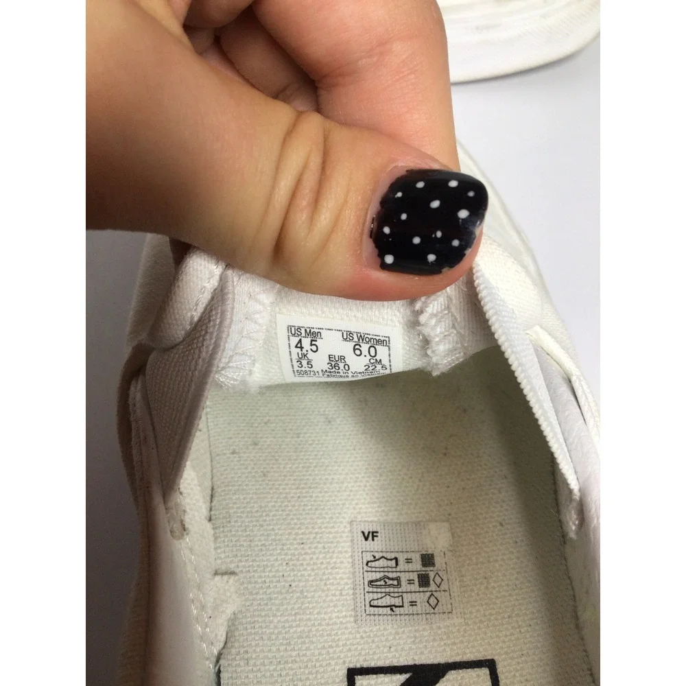 Vans Slip-On Shoes Womens 6 White Good Canvas Low Top Sneakers casual trendy